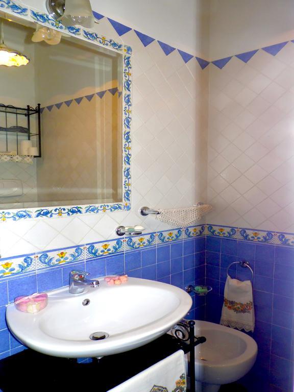 Dimora Carlo III Bed & Breakfast Vietri Ruang foto