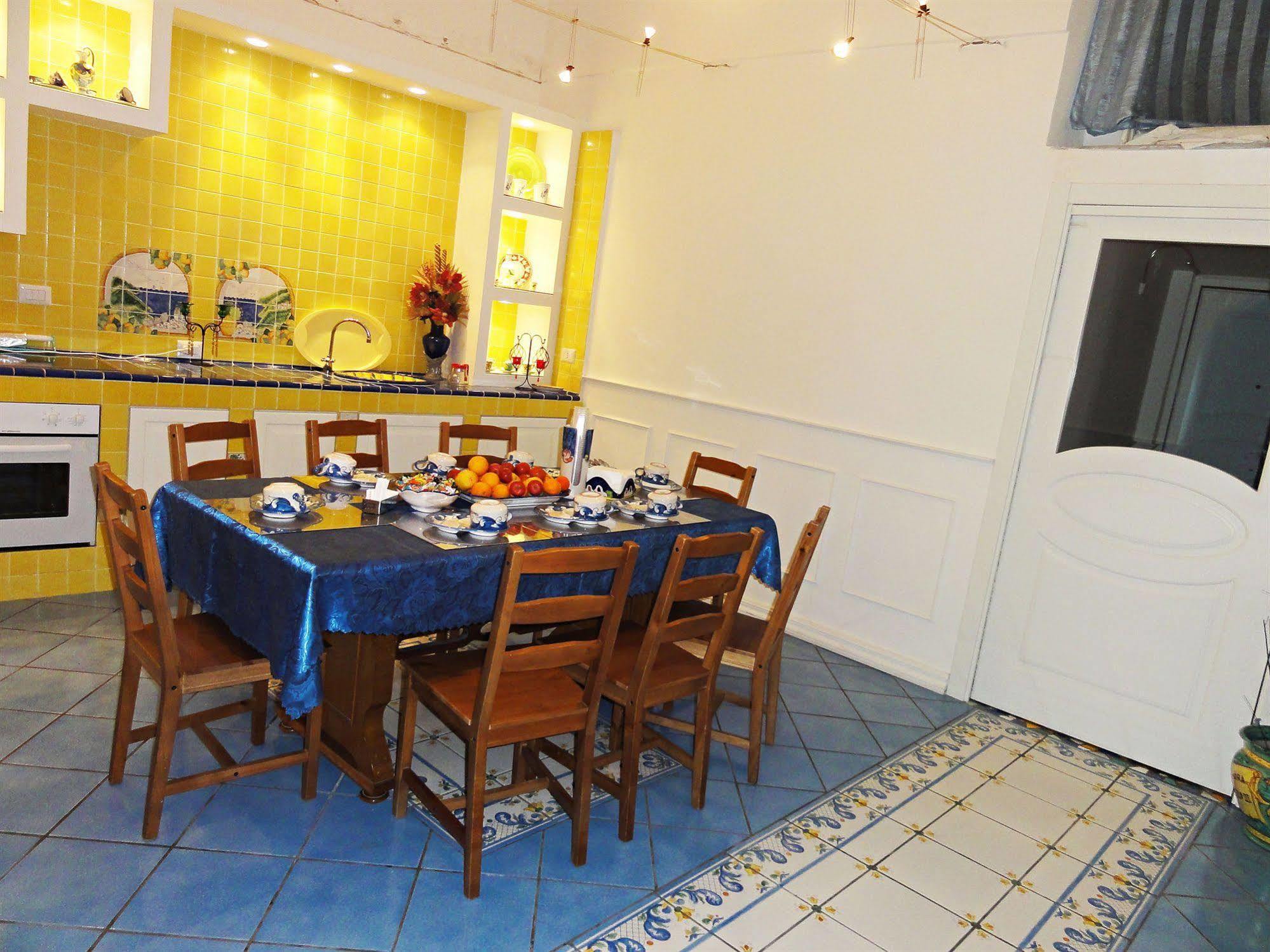 Dimora Carlo III Bed & Breakfast Vietri Bagian luar foto