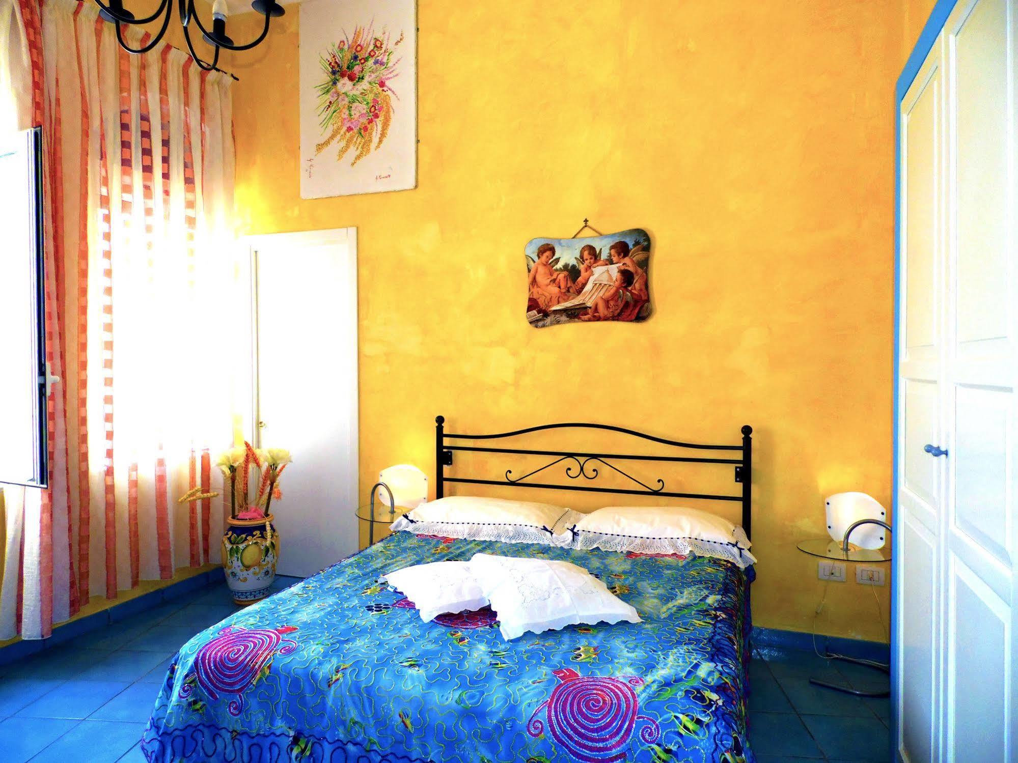 Dimora Carlo III Bed & Breakfast Vietri sul Mare Bagian luar foto